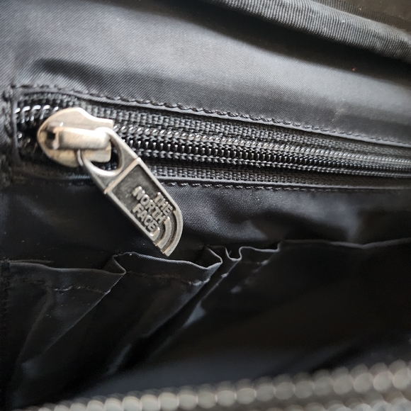 The Northface Vintage Black & White Bag - Picture 5 of 5